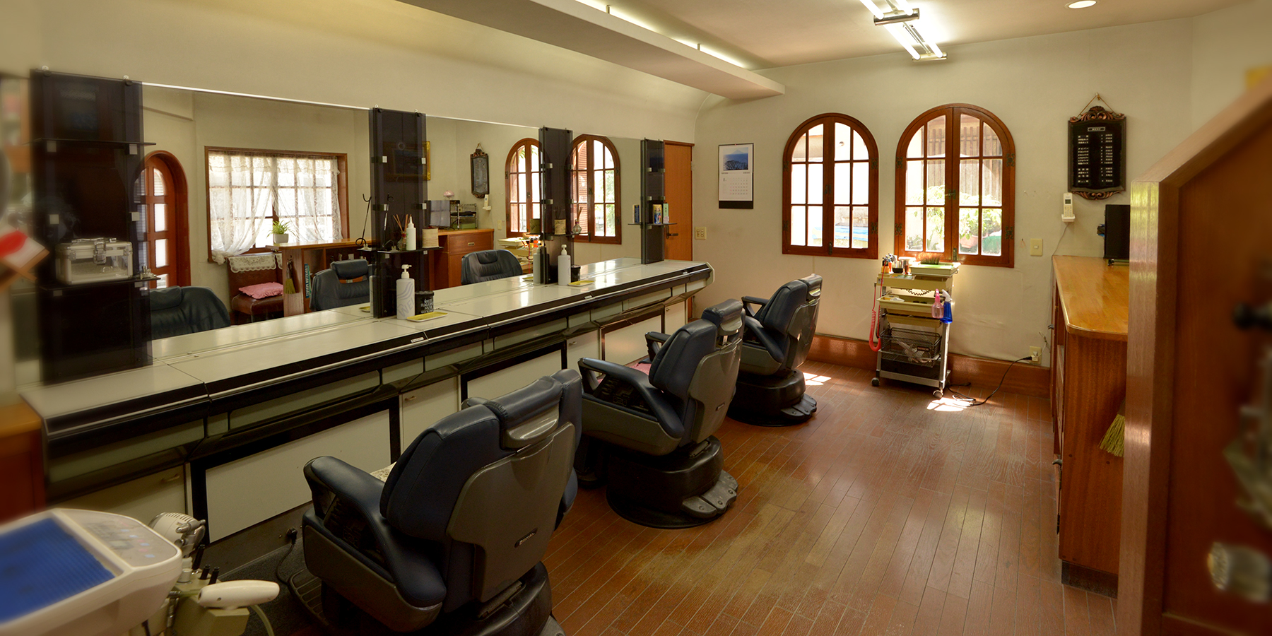 小岩で男性フェイシャルエステ｜理髪店｜白百合