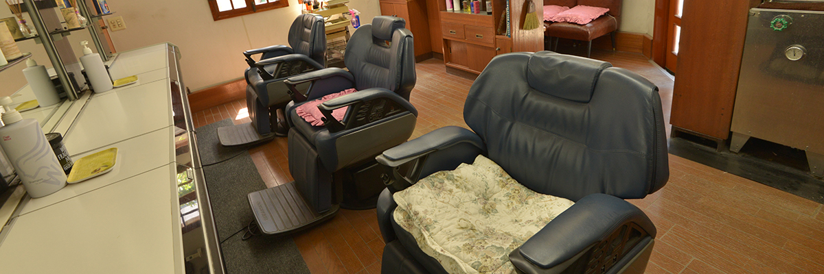 江戸川区小岩で男性フェイシャルエステ｜BARBER白百合｜店内